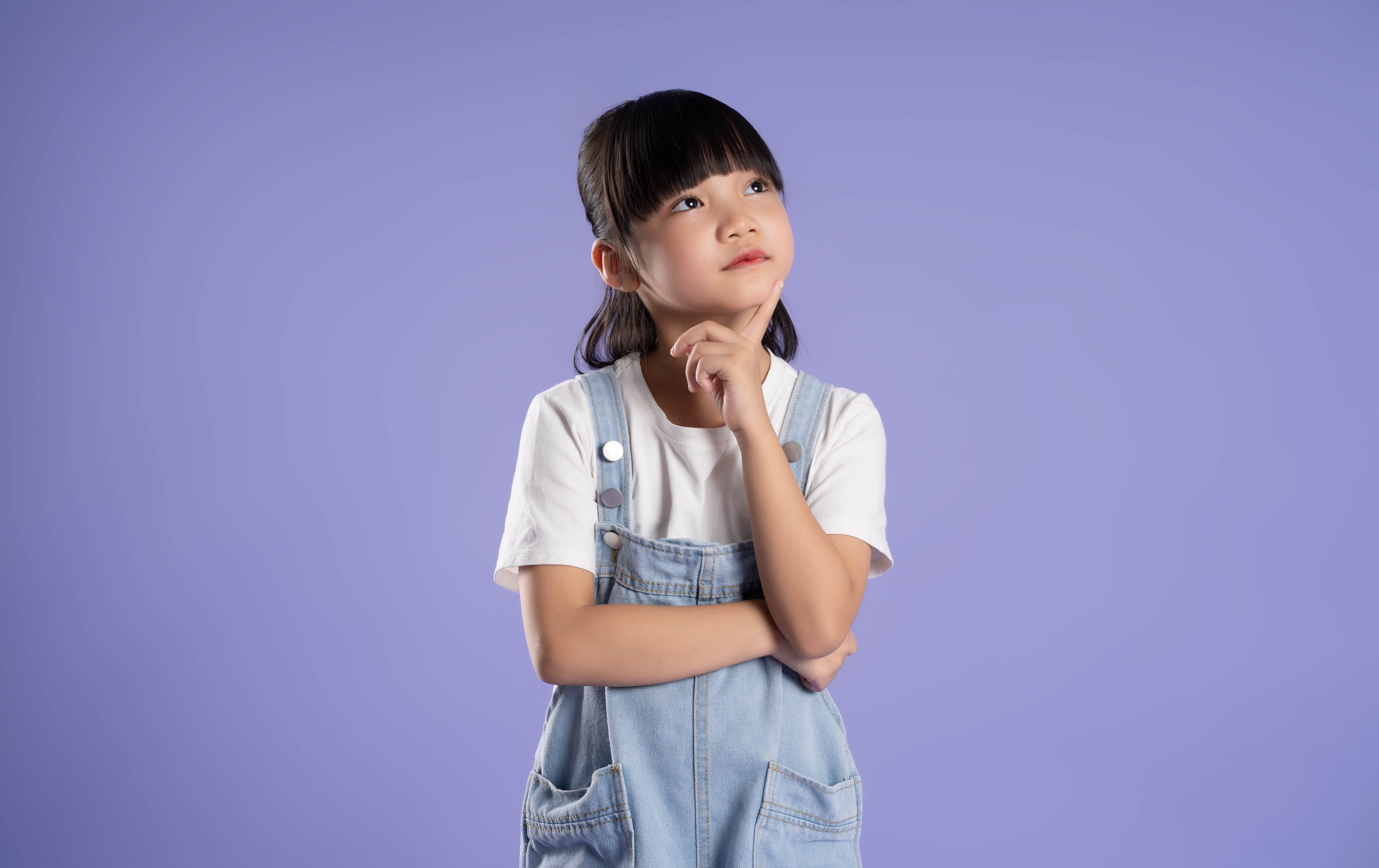 anak banyak bertanya, cara menghadapi anak ingin tahu, perkembangan kognitif anak, cara menjawab pertanyaan anak, parenting anak usia dini, Bunda, si Kecil